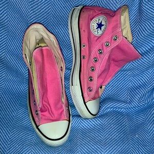 Pink converse Chuck Taylor